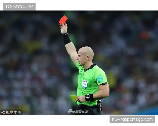 直接红牌 vs 两黄变一红：判罚逻辑有何不同？