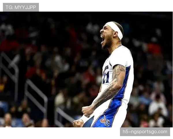 米德尔顿利用挡拆拉开空间，提升球队关键时刻三分效率