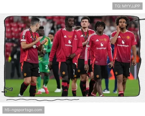 曼联防守体系漏洞频出，近期表现波动，对赛季走势形成制约